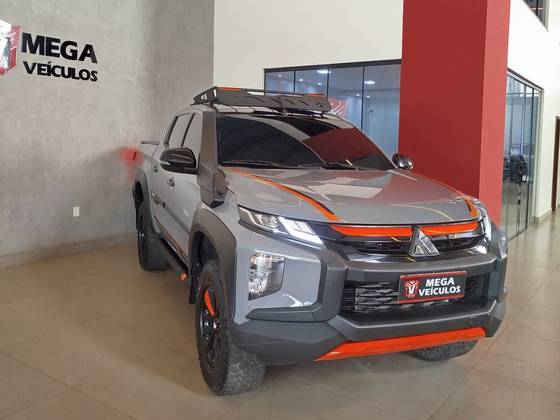 MITSUBISHI L200 TRITON 2.4 16V TURBO DIESEL SPORT SAVANA SERTÔES CD 4P 4X4 AUTOMÁTICO MITSUBISHI L200 TRITON 2.4 16V TURBO DIESEL SPORT SAVANA SERTÔES CD 4P 4X4 AUTOMÁTICO